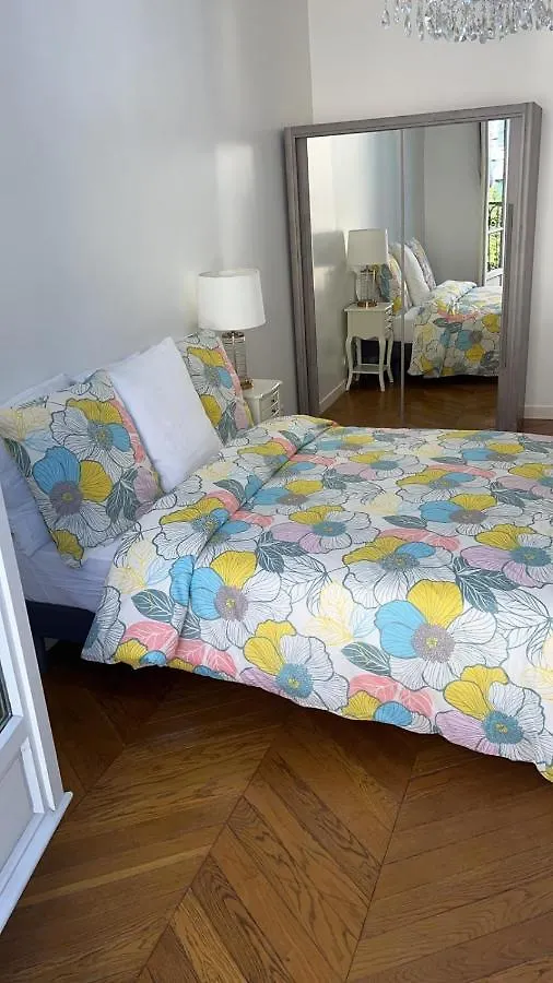 Appartement Champs-Elysees - Hala Paris 0*,