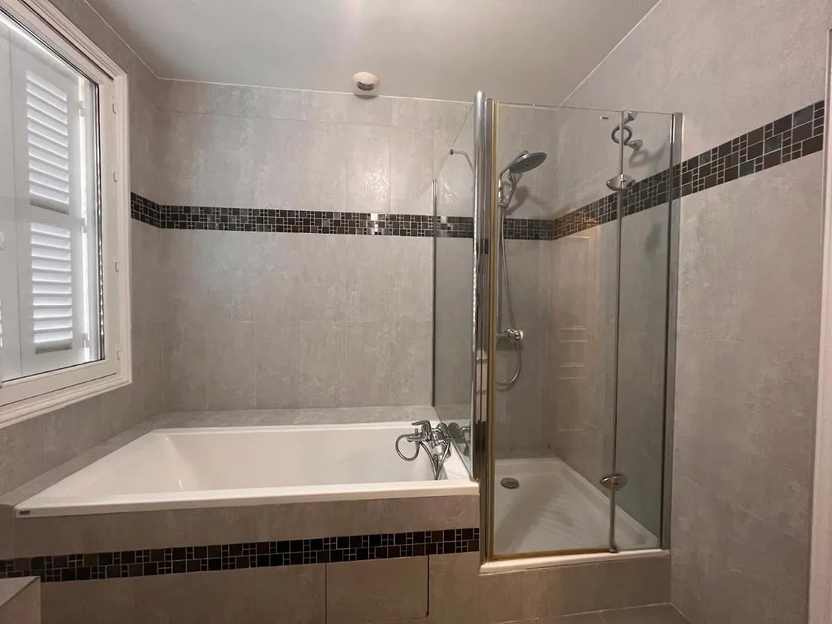 Appartement Champs-Elysees - Hala Paris France