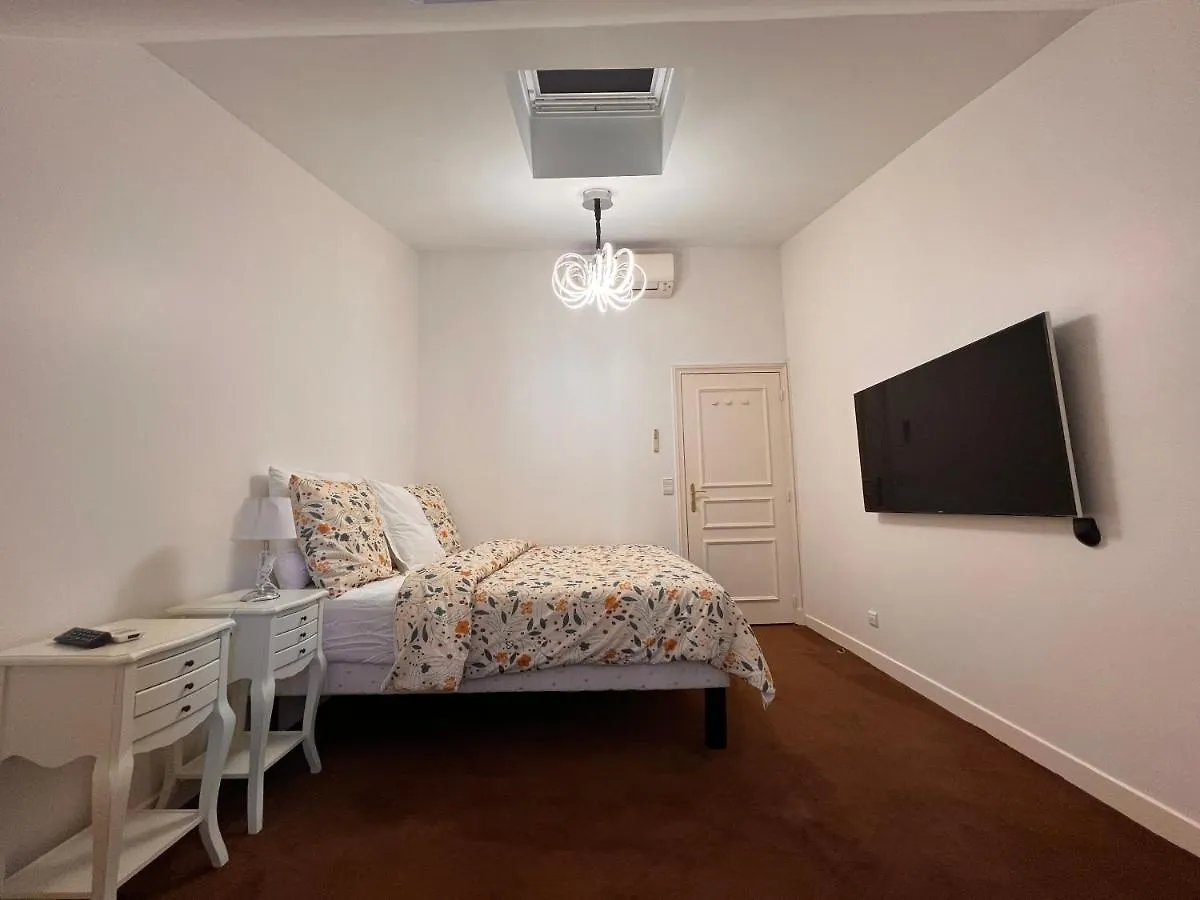 Appartement Champs-Elysees - Hala Paris 0*,  France