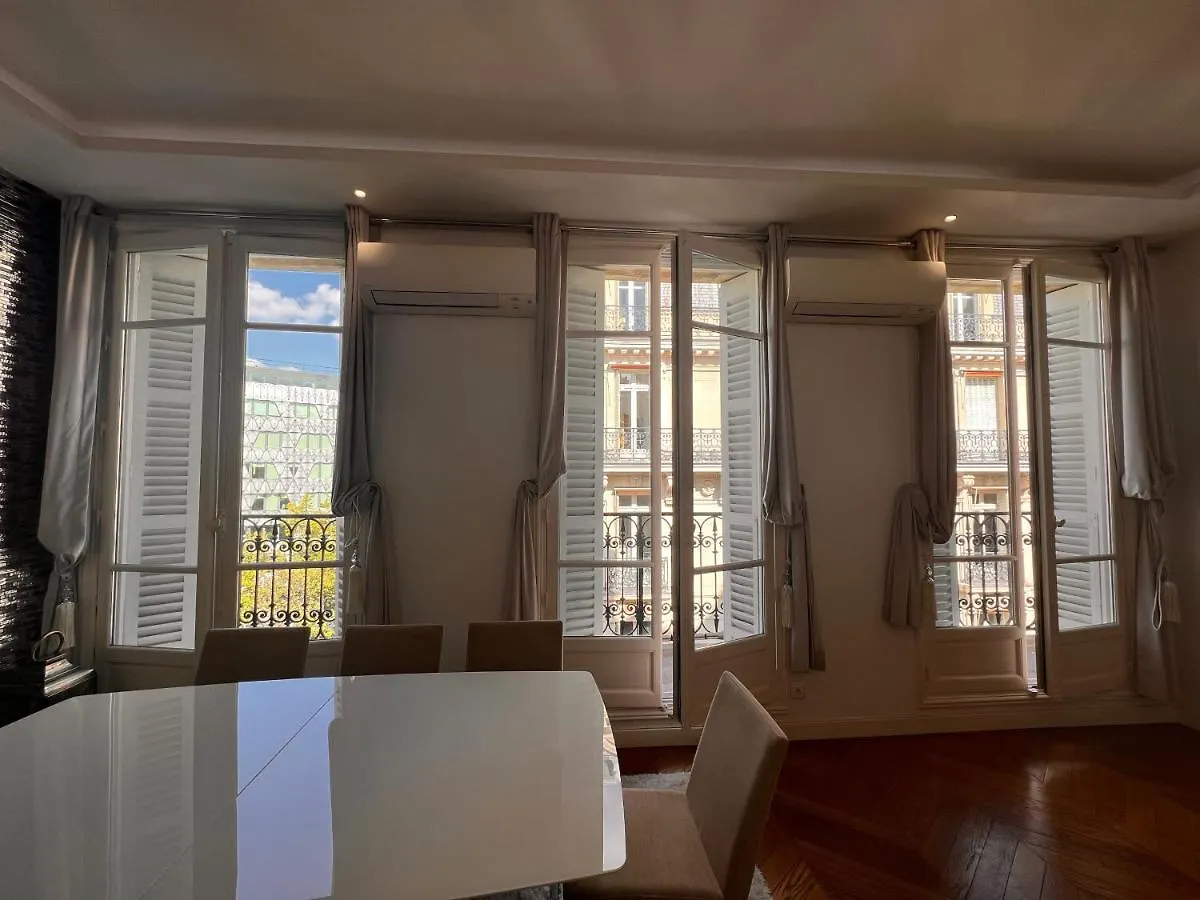 Appartement Champs-Elysees - Hala Paris