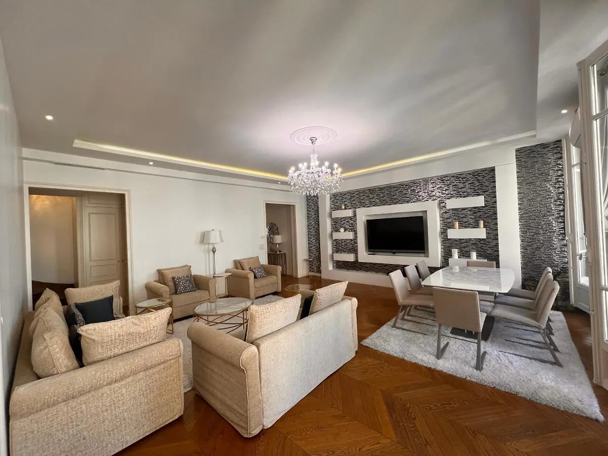 Appartement Champs-Elysees - Hala Paris France