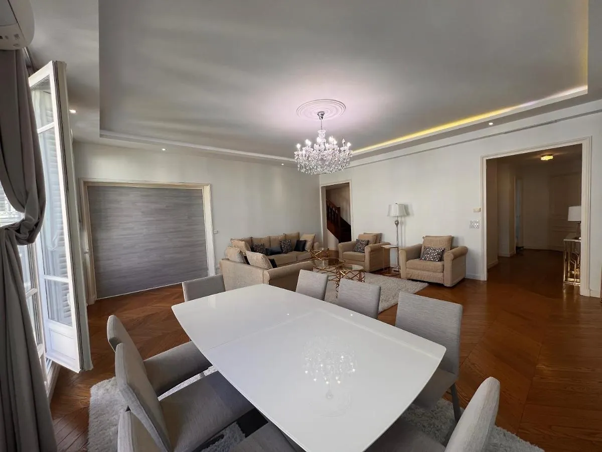Appartement Champs-Elysees - Hala Paris 0*,  France